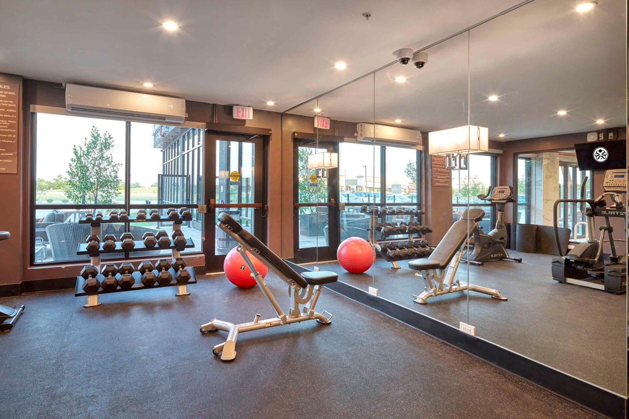 Sandman Signature Plano-frisco 4*