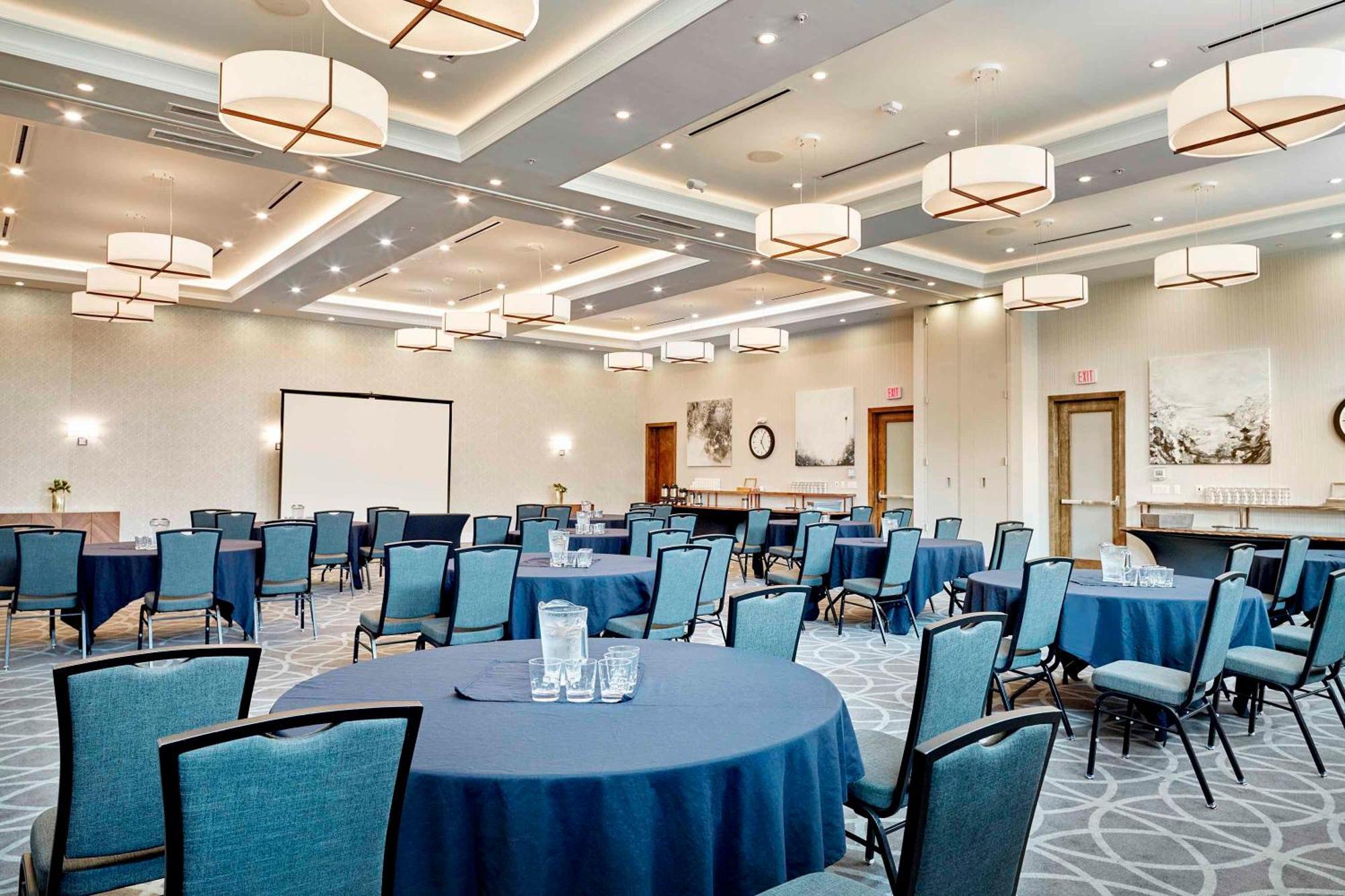 Sandman Signature Plano-frisco Hotel