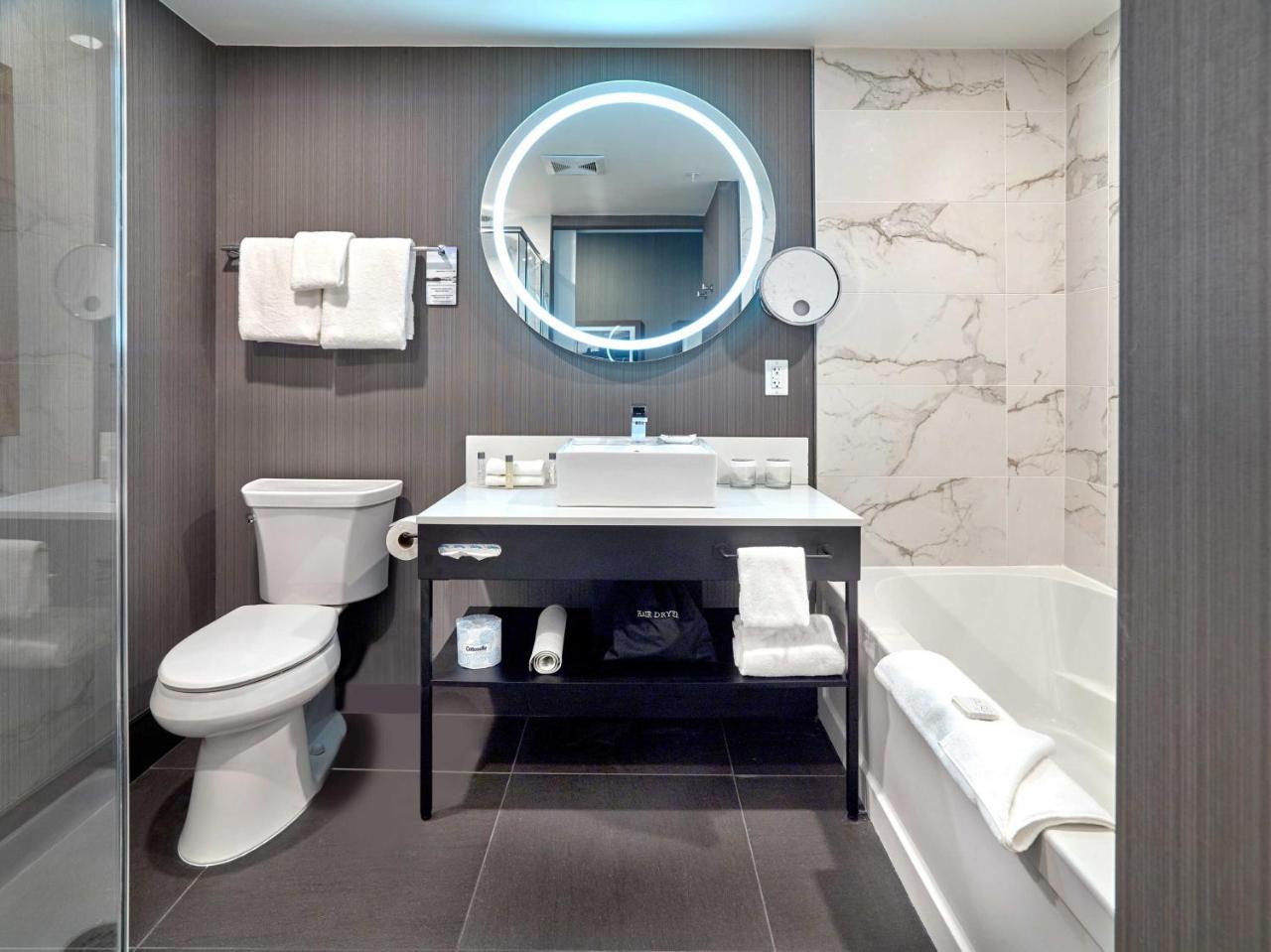 Sandman Signature Plano-frisco 4*